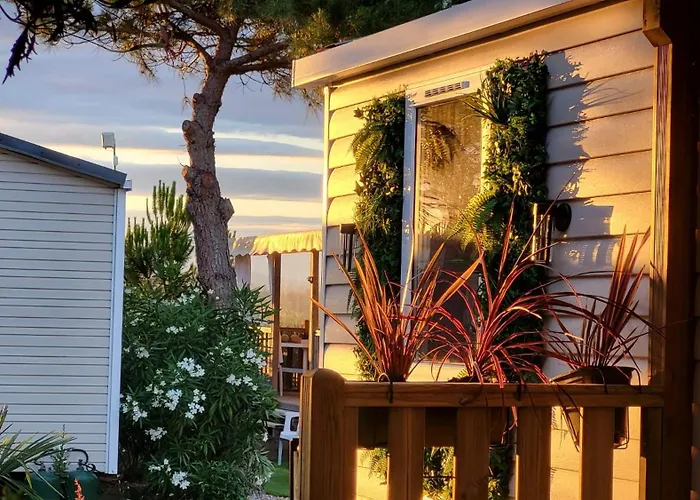 Le Lagon Rose Siblu Le Mar Estang Canet-en-roussillon, 2 Rooms, 2 Bathrooms, 2 Tv, Free Wifi, Sheets & Towels Included, At 5 Mn Walk Camping *
