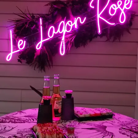 Le Lagon Rose Siblu Le Mar Estang Canet-en-roussillon, 2 Rooms, 2 Bathrooms, 2 Tv, Free Wifi, Sheets & Towels Included, At 5 Mn Walk Campsite