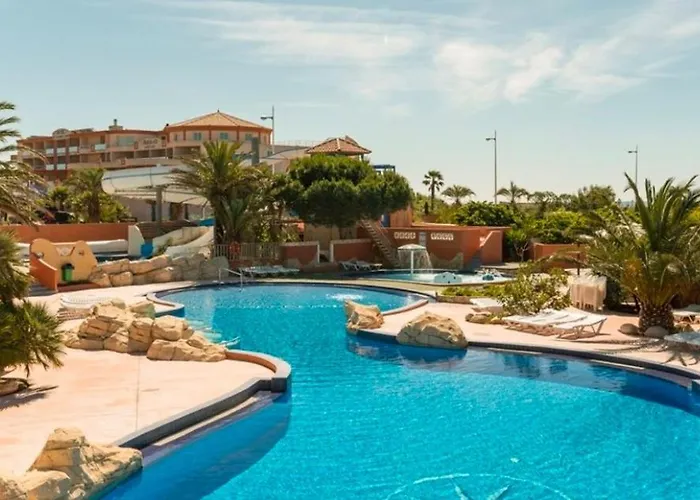 Le Lagon Rose Siblu Le Mar Estang Canet-en-roussillon, 2 Rooms, 2 Bathrooms, 2 Tv, Free Wifi, Sheets & Towels Included, At 5 Mn Walk Кемпинг Кане